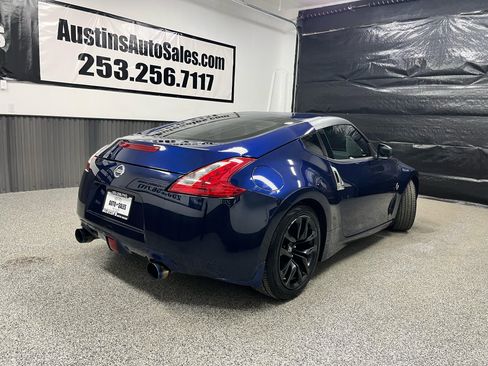 Used 2016 Nissan 370Z Coupe image 3