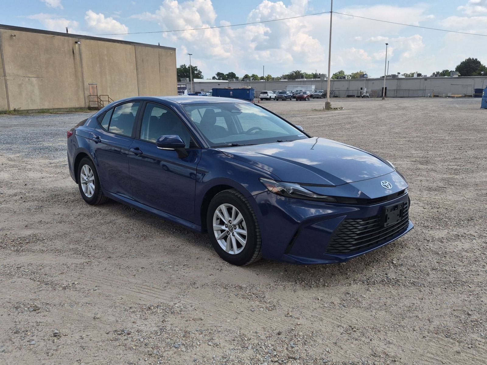Used 2025 Toyota Camry LE FWD image 8