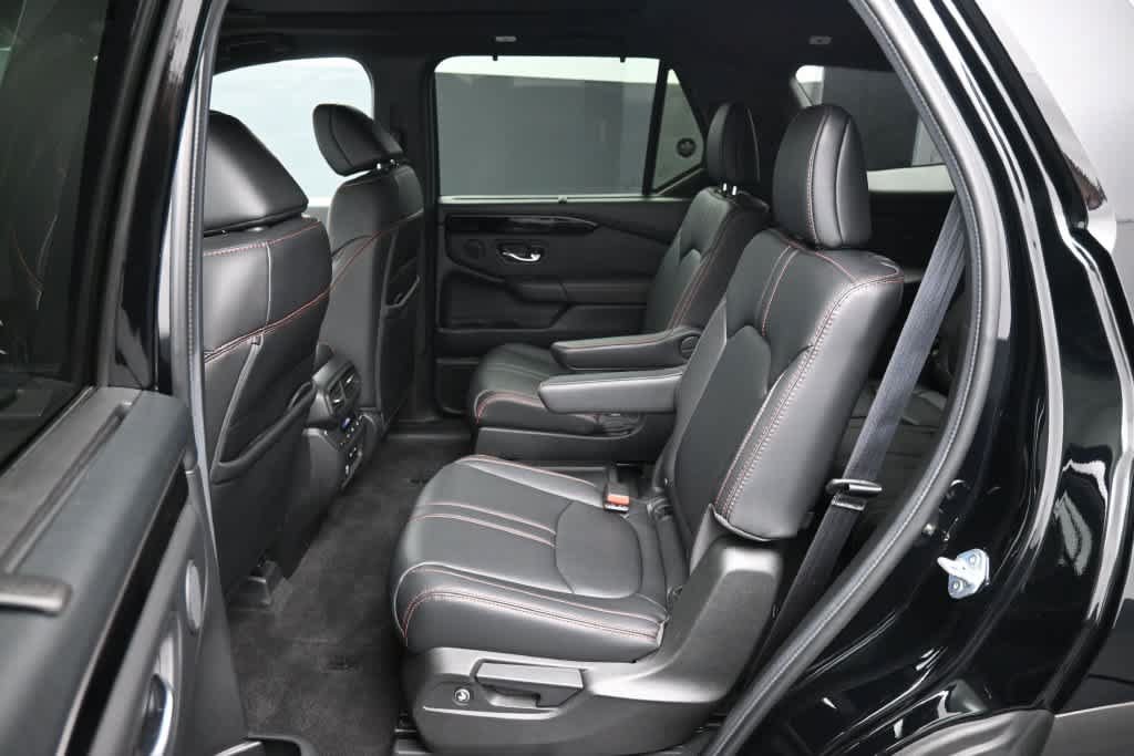 Certified 2024 Honda Pilot TrailSport image 21
