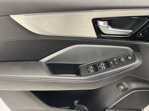 Used 2025 Acura MDX SH-AWD image 13