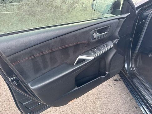 Used 2015 Toyota Camry XLE image 17