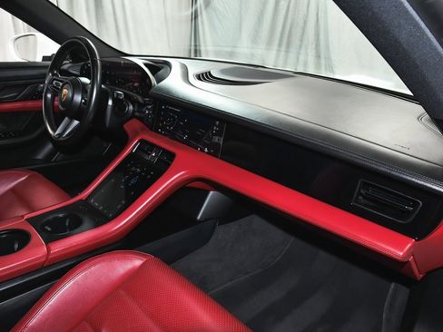 Used 2022 Porsche Taycan image 51