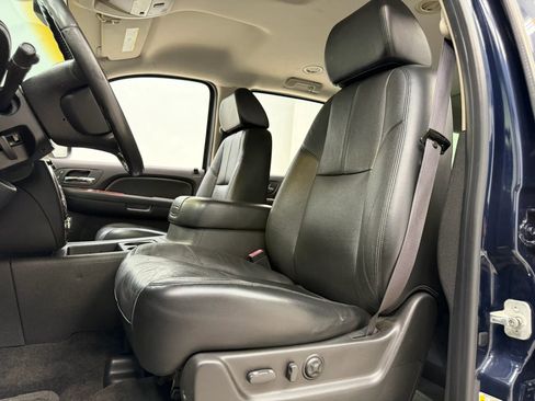Used 2007 Chevrolet Suburban 2500 LT w/ LT Preferred Equipment Group AWD/4WD image 15