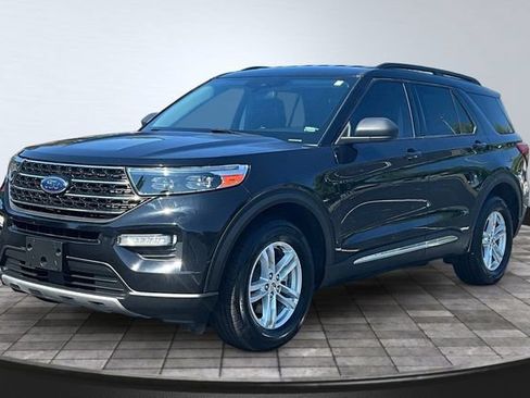 Used 2021 Ford Explorer XLT w/ Equipment Group 202A AWD/4WD image 1