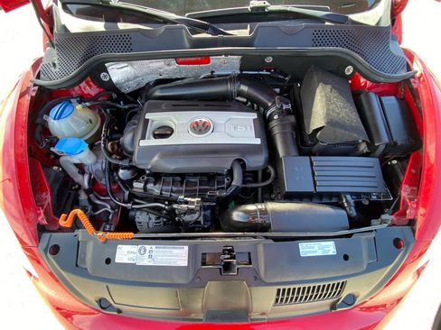 Used 2013 Volkswagen Beetle 2.0T FWD image 25