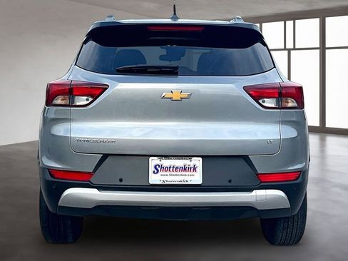 Used 2024 Chevrolet TrailBlazer LT w/ LT Cold Weather Package FWD image 5