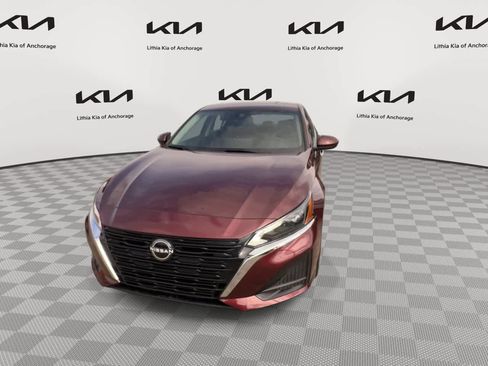 Used 2025 Nissan Altima 2.5 SV w/ SV Special Edition Package AWD/4WD image 5