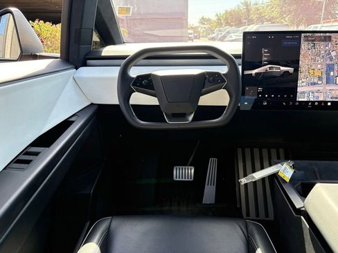 Used 2024 Tesla Cybertruck AWD Crew Cab image 6