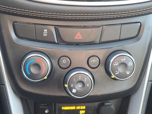 Used 2022 Chevrolet Trax LS w/ Tint and Cruise Package image 25