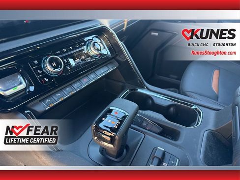 Used 2025 GMC Sierra 1500 AT4 image 29