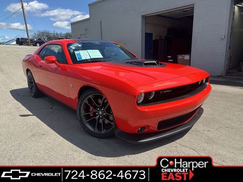 Used 2022 Dodge Challenger R/T Scat Pack w/ Shaker Package image 1