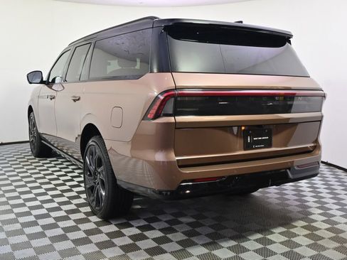 New 2026 Lincoln Navigator L Black Label AWD/4WD image 4