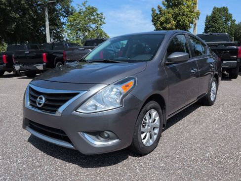 Used 2017 Nissan Versa SV w/ SV Special Edition Package FWD image 2