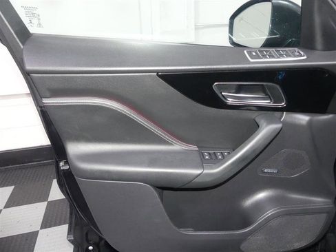 Used 2019 Jaguar F-PACE S image 18