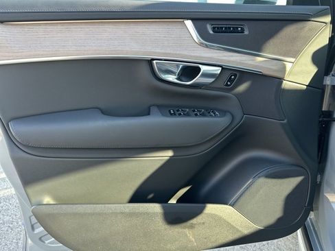 Certified 2025 Volvo XC90 B5 Plus image 18