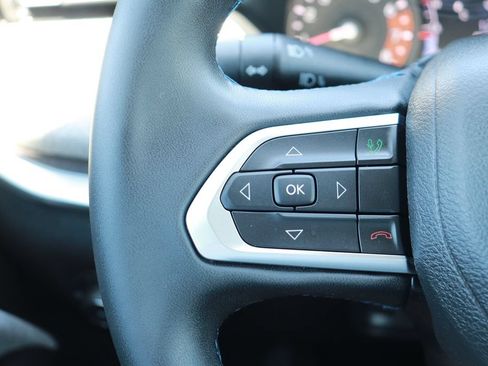 Used 2022 Jeep Compass Latitude FWD image 19