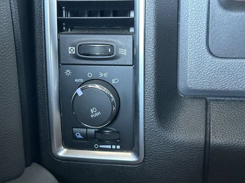 Used 2014 RAM 1500 Big Horn RWD image 28