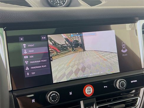 New 2026 Porsche Macan image 17