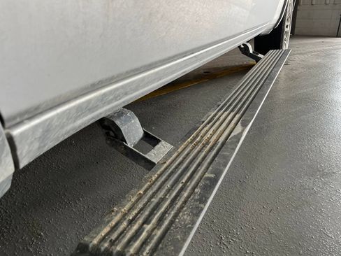 Used 2022 RAM 1500 Limited w/ Body Color Bumper Group AWD/4WD image 19