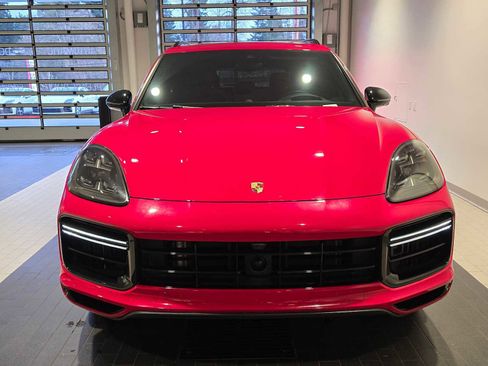 Used 2023 Porsche Cayenne Turbo S image 10
