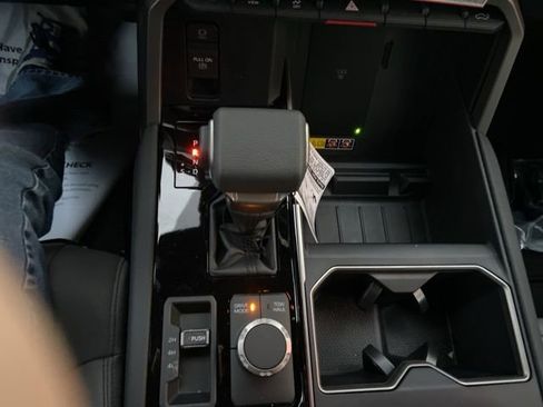 New 2026 Toyota Tundra Limited AWD/4WD image 22