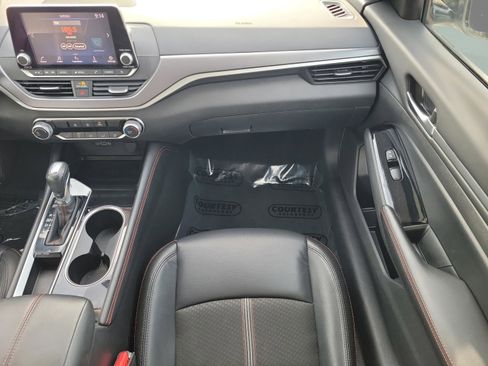 Certified 2024 Nissan Altima 2.5 SR image 11