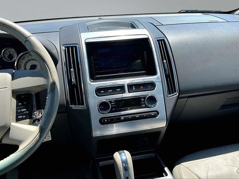 Used 2010 Ford Edge SEL AWD/4WD image 6