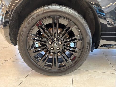 Used 2024 Land Rover Range Rover Evoque Dynamic SE image 35