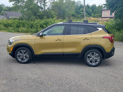 Used 2024 Kia Seltos S AWD/4WD image 8