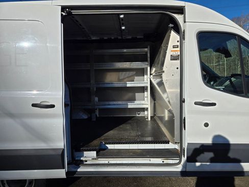 Used 2018 Ford Transit 250 Medium Roof w/Sliding Side Doo image 17