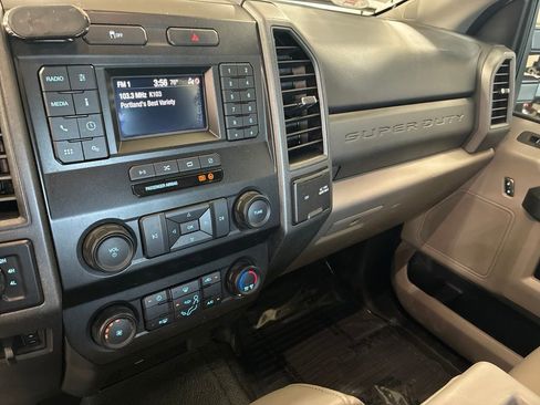 Used 2021 Ford F550 4x4 SuperCab Super Duty w/ Power Equipment Group image 23