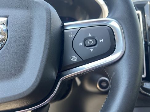 Certified 2023 Volvo XC40 B5 Plus w/ Protection Package Premier image 19