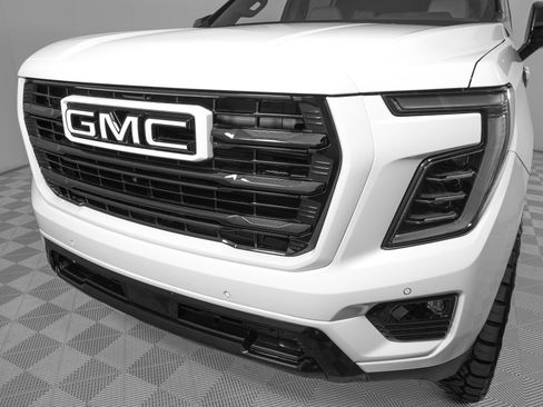 Used 2025 GMC Yukon XL Elevation AWD/4WD image 32