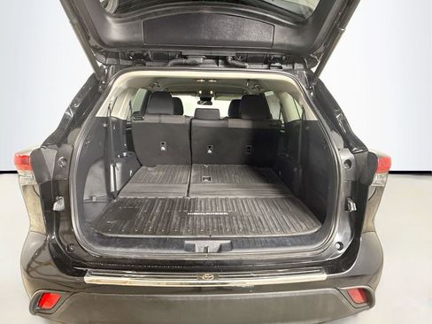 Certified 2022 Toyota Highlander LE image 25