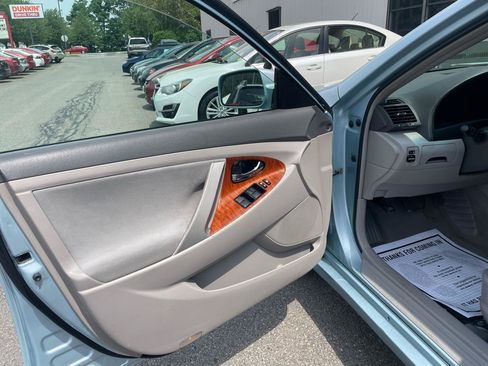 Used 2009 Toyota Camry XLE FWD image 10