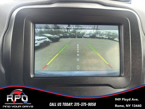 Used 2021 Jeep Renegade Latitude w/ Convenience Group image 14
