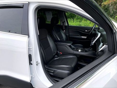 Used 2023 GMC Acadia SLT AWD/4WD image 11