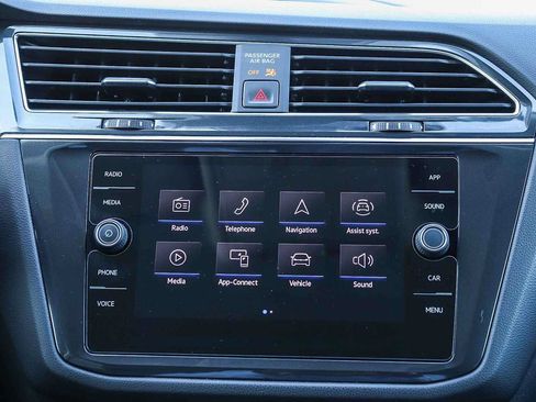 Used 2022 Volkswagen Tiguan SE FWD image 14