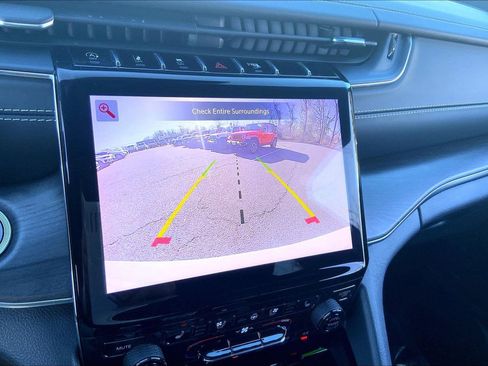 Certified 2023 Jeep Grand Cherokee L Overland image 27