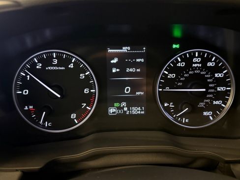 Used 2024 Subaru Crosstrek 2.0i Premium w/ Popular Package #4 image 9