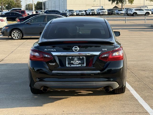 Used 2017 Nissan Altima 2.5 SR w/ Midnight Edition Package FWD image 5