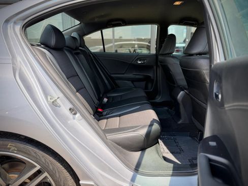 Used 2017 Honda Accord Sport image 17