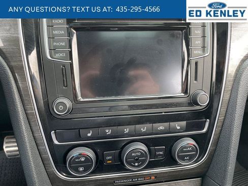 Used 2018 Volkswagen Passat 2.0T SEL Premium FWD image 11