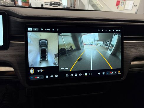 Used 2023 Rivian R1S Adventure AWD/4WD image 29