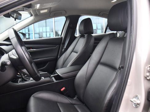 Used 2025 MAZDA MAZDA3 s image 13