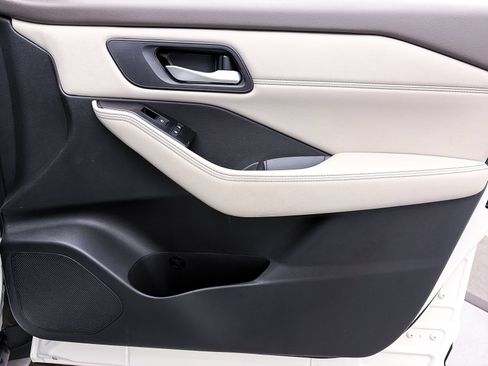 Used 2023 Nissan Rogue SV w/ SV Premium B Package FWD image 34