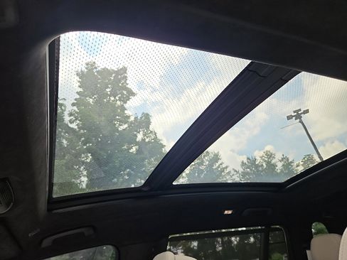 Used 2024 BMW X7 M60i w/ Executive Package image 14