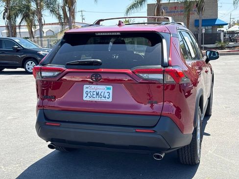 Used 2025 Toyota RAV4 XLE w/ Convenience Package FWD image 11
