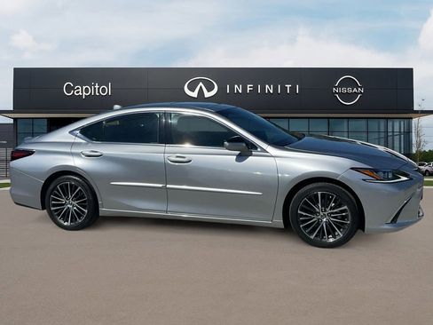 Used 2022 Lexus ES 350 w/ Premium Package image 4