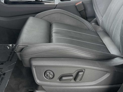 Certified 2025 Audi Q5 2.0T Premium Plus w/ Premium Plus Package AWD/4WD image 18